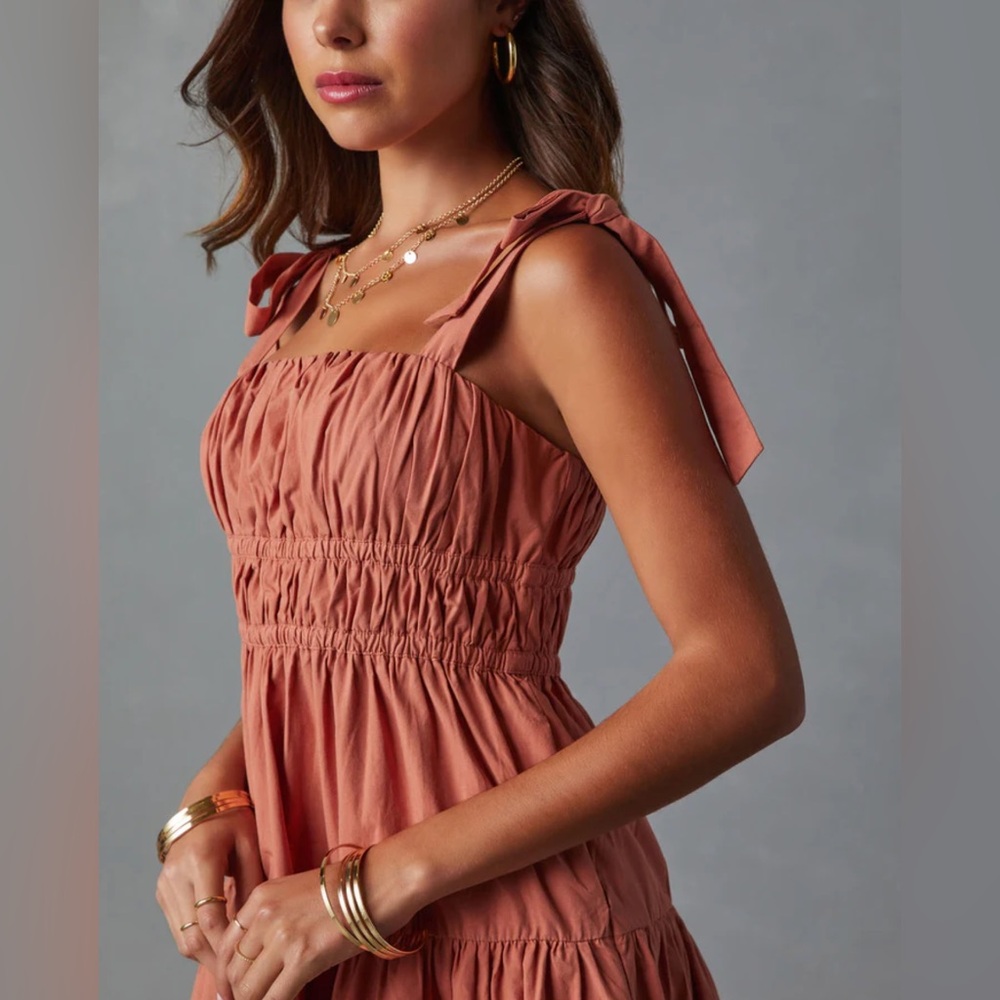 Vici Briella Tie Shoulder Tiered Midi Dress in Terracotta - Picture 4 of 9